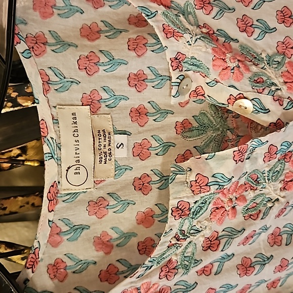 Bhairvis Chikan blouse - Picture 2 of 4